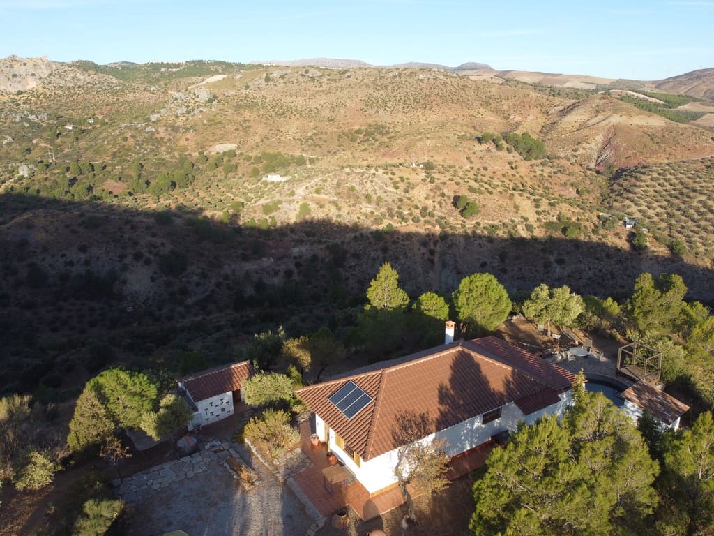 3 soveværelse Finca/Landehus til salg i Ardales med swimmingpool - € 350.000 (Ref: 9420027)