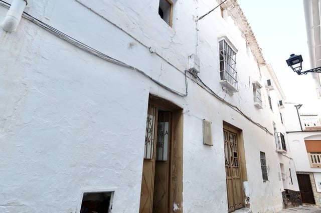 7 soveværelse Byhus til salg i Casarabonela - € 69.950 (Ref: 9446707)