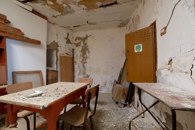 7 soveværelse Byhus til salg i Casarabonela - € 69.950 (Ref: 9446707)