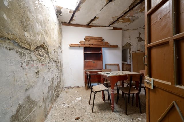 7 soveværelse Byhus til salg i Casarabonela - € 69.950 (Ref: 9446707)