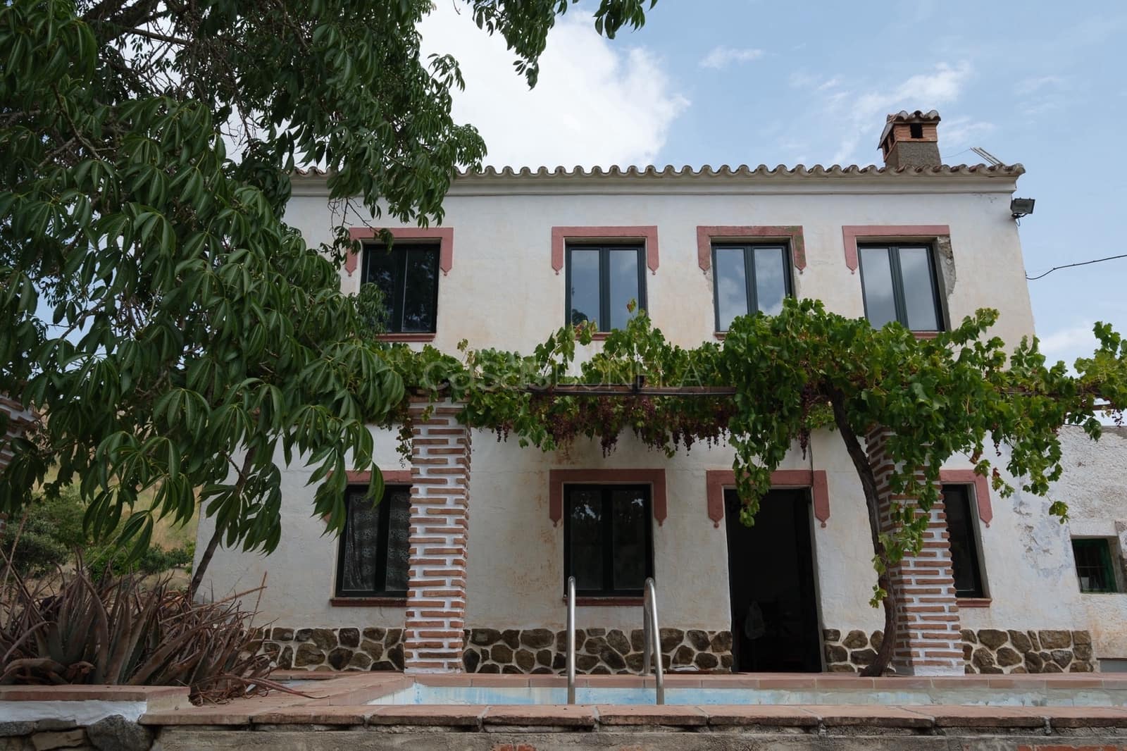 6 soveværelse Finca/Landehus til salg i Casarabonela med swimmingpool - € 400.000 (Ref: 9446999)