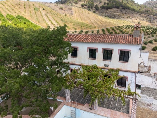 6 soveværelse Finca/Landehus til salg i Casarabonela med swimmingpool - € 400.000 (Ref: 9446999)