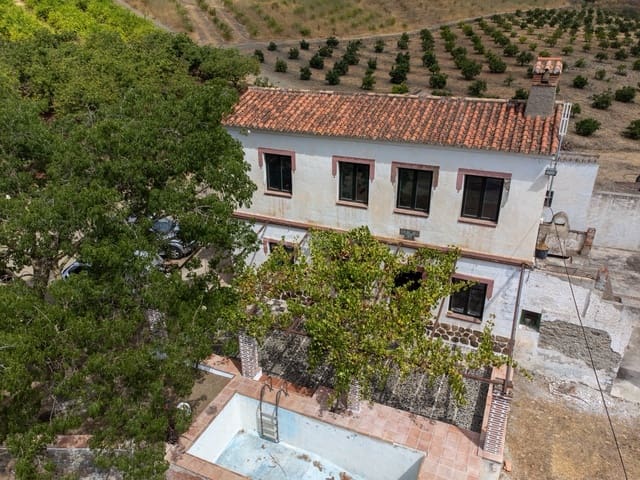 6 soveværelse Finca/Landehus til salg i Casarabonela med swimmingpool - € 400.000 (Ref: 9446999)