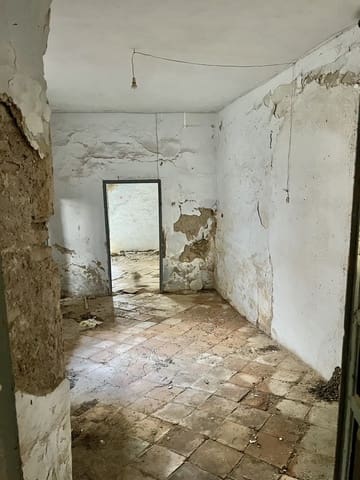 8 soveværelse Byhus til salg i Casarabonela - € 78.000 (Ref: 9449673)