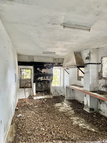 8 soveværelse Byhus til salg i Casarabonela - € 78.000 (Ref: 9449673)