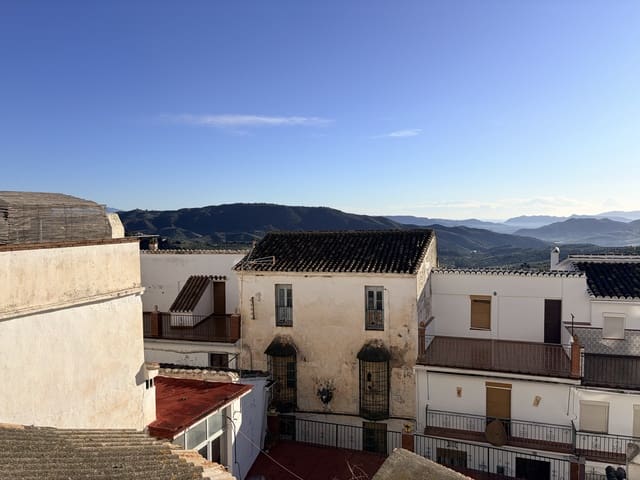 Casa de 8 habitaciones en Casarabonela en venta - 78.000 € (Ref: 9449673)