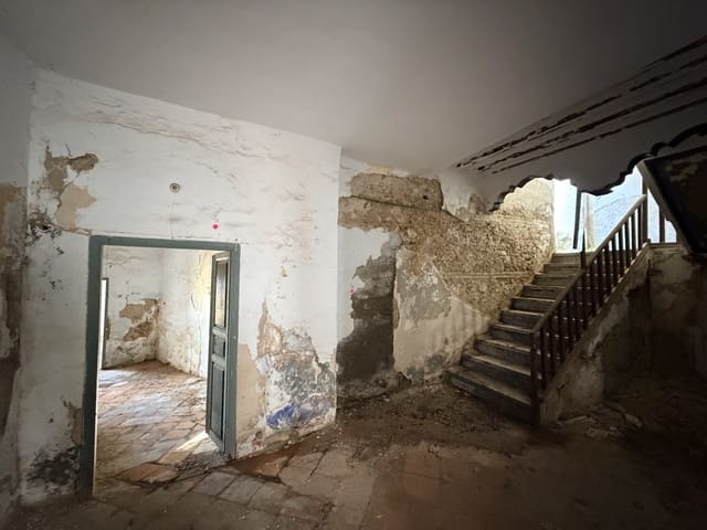 Casa de 8 habitaciones en Casarabonela en venta - 78.000 € (Ref: 9449673)