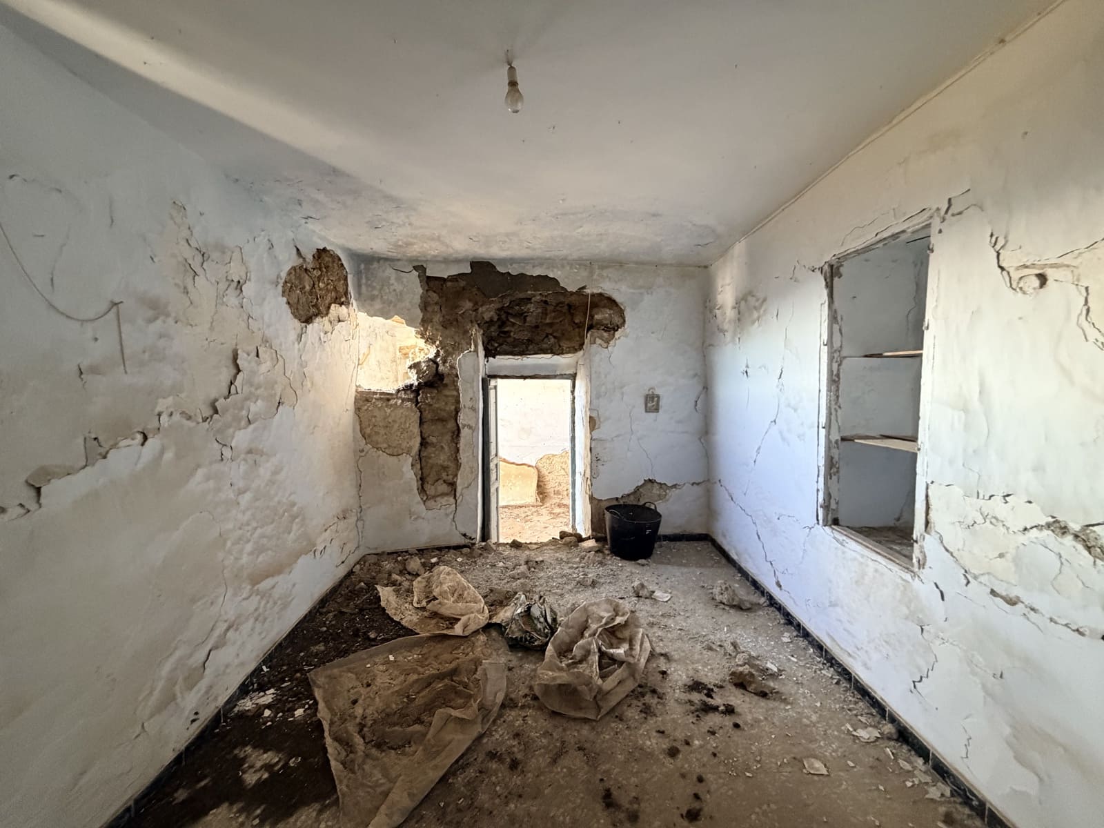 8 slaapkamer Huis te koop in Casarabonela - € 78.000 (Ref: 9449673)