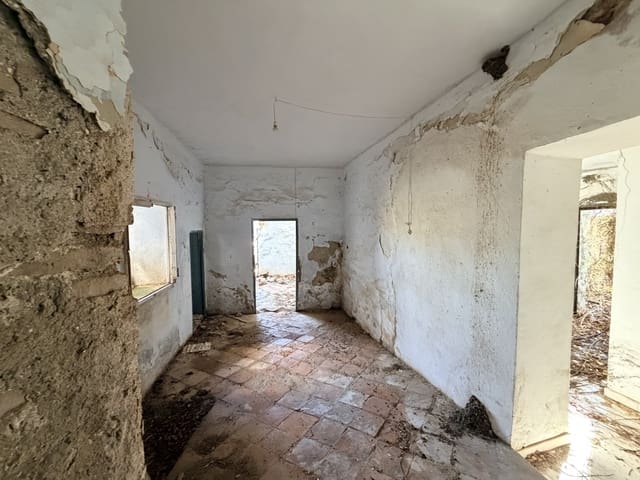 Casa de 8 habitaciones en Casarabonela en venta - 78.000 € (Ref: 9449673)