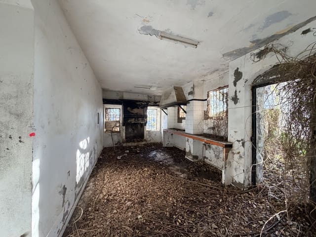 Casa de 8 habitaciones en Casarabonela en venta - 78.000 € (Ref: 9449673)