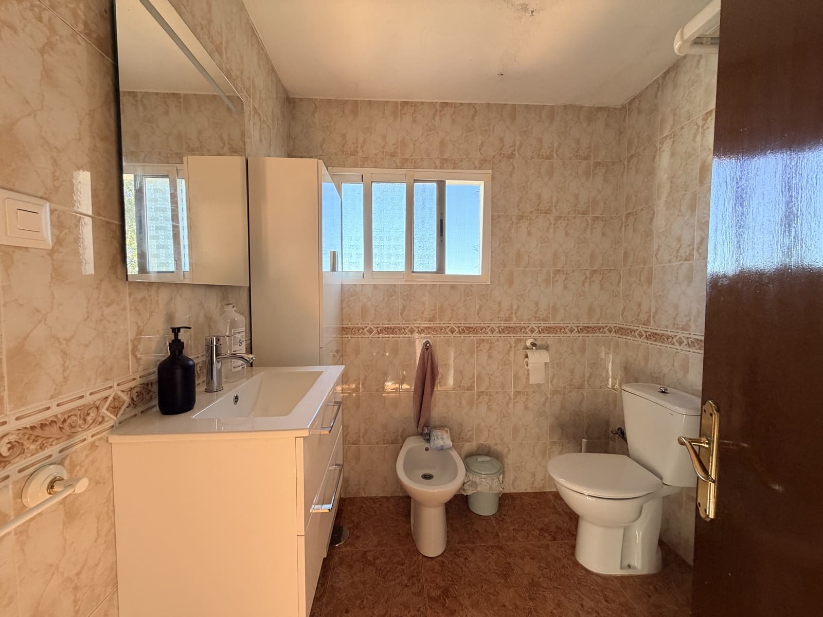 6 makuuhuone Maalaistalo myytävänä paikassa Alora mukana 
autotalli - 299 950 € (Ref: 9538937)