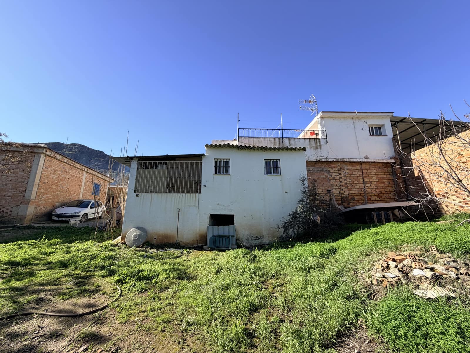 6 makuuhuone Maalaistalo myytävänä paikassa Alora mukana 
autotalli - 299 950 € (Ref: 9538937)