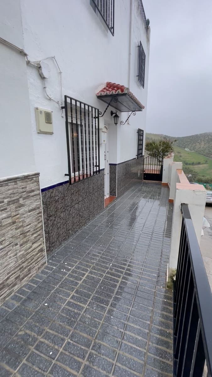 6 slaapkamer Huis te koop in Pruna met garage - € 85.000 (Ref: 9543931)