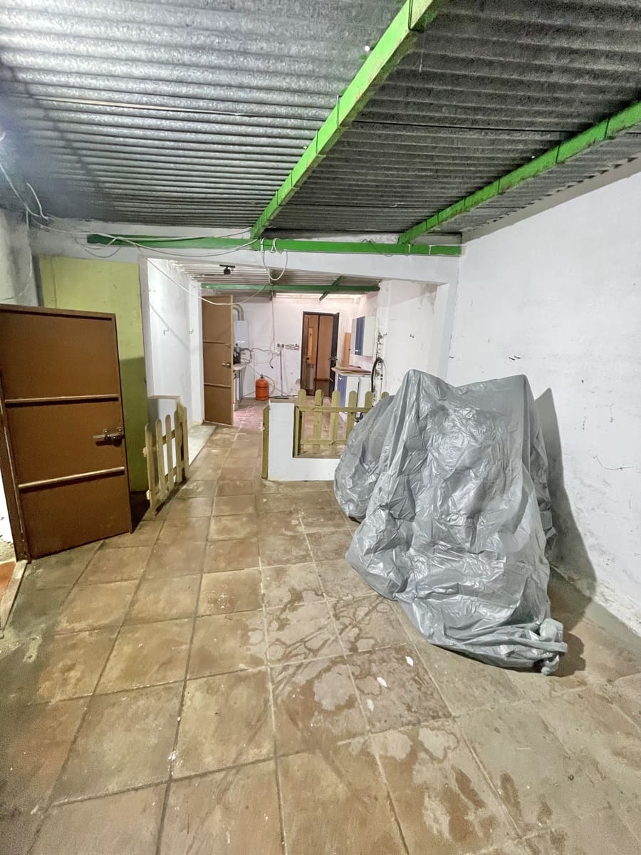 6 slaapkamer Huis te koop in Pruna met garage - € 85.000 (Ref: 9543931)