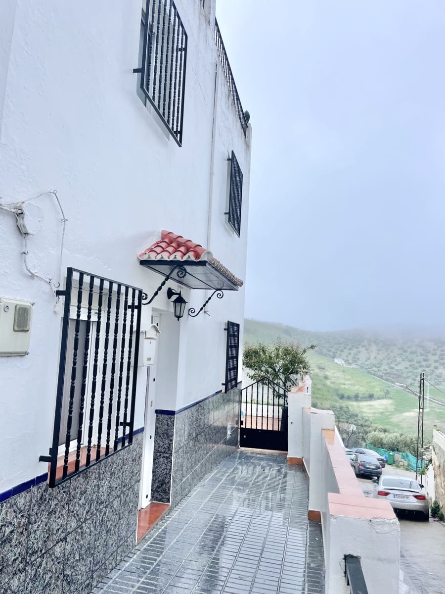 6 slaapkamer Huis te koop in Pruna met garage - € 85.000 (Ref: 9543931)