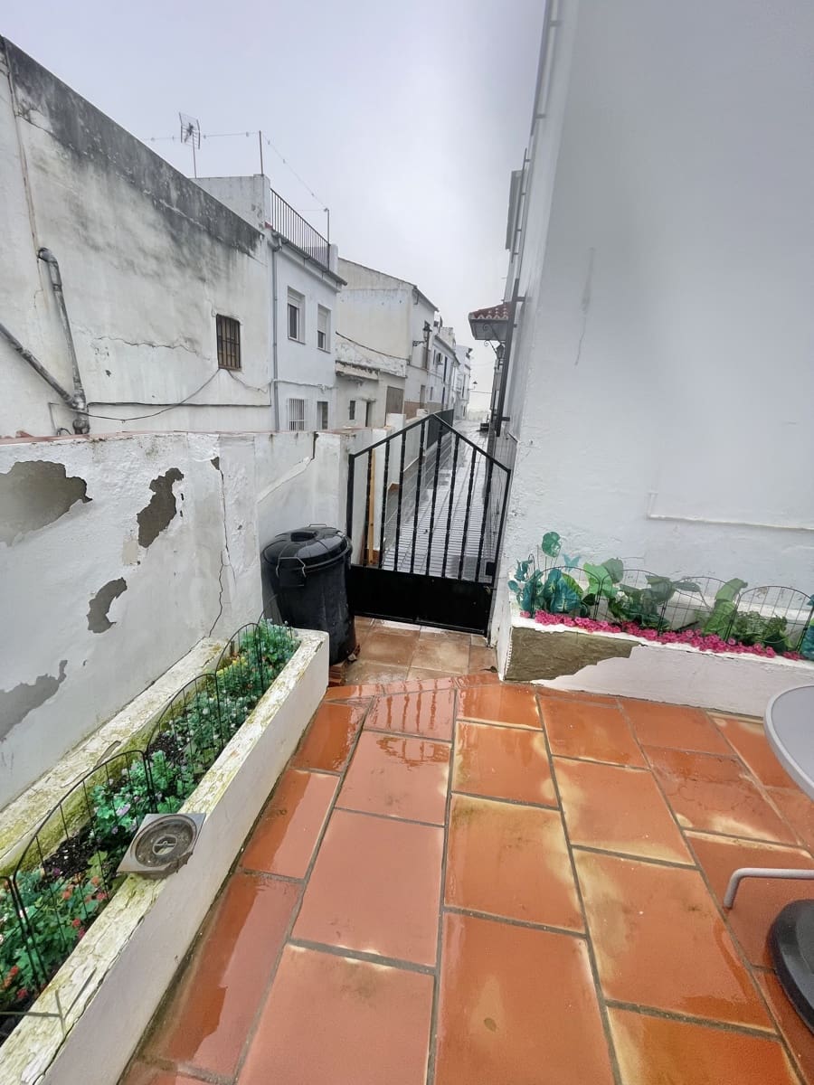 6 slaapkamer Huis te koop in Pruna met garage - € 85.000 (Ref: 9543931)