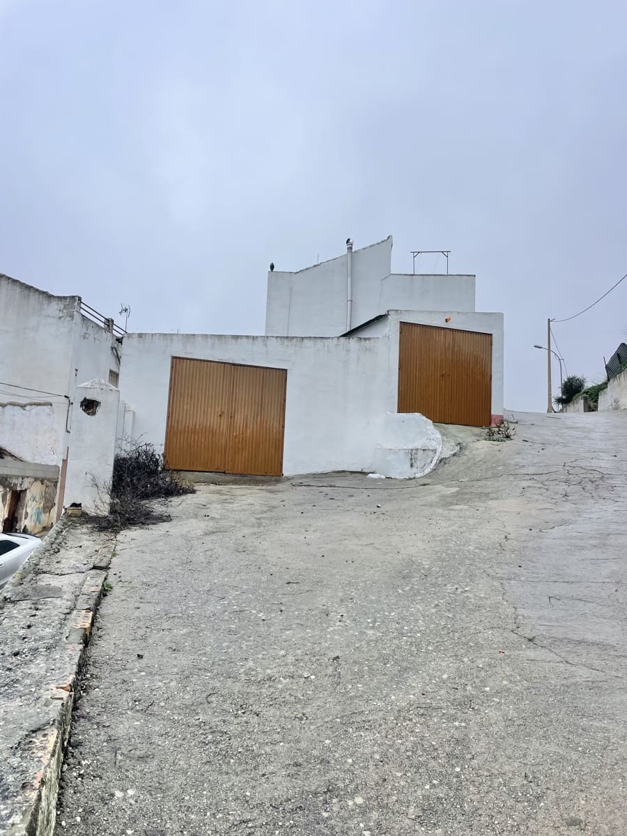 6 slaapkamer Huis te koop in Pruna met garage - € 85.000 (Ref: 9543931)