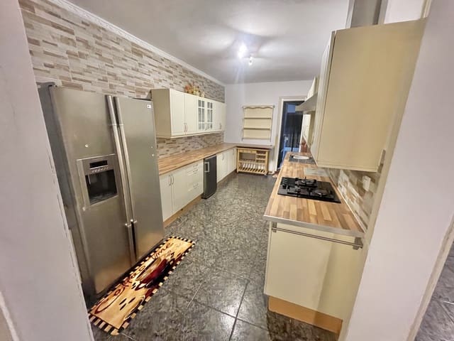 6 sypialnia Dom na sprzedaż w Pruna z garażem - 85 000 € (Ref: 9543931)