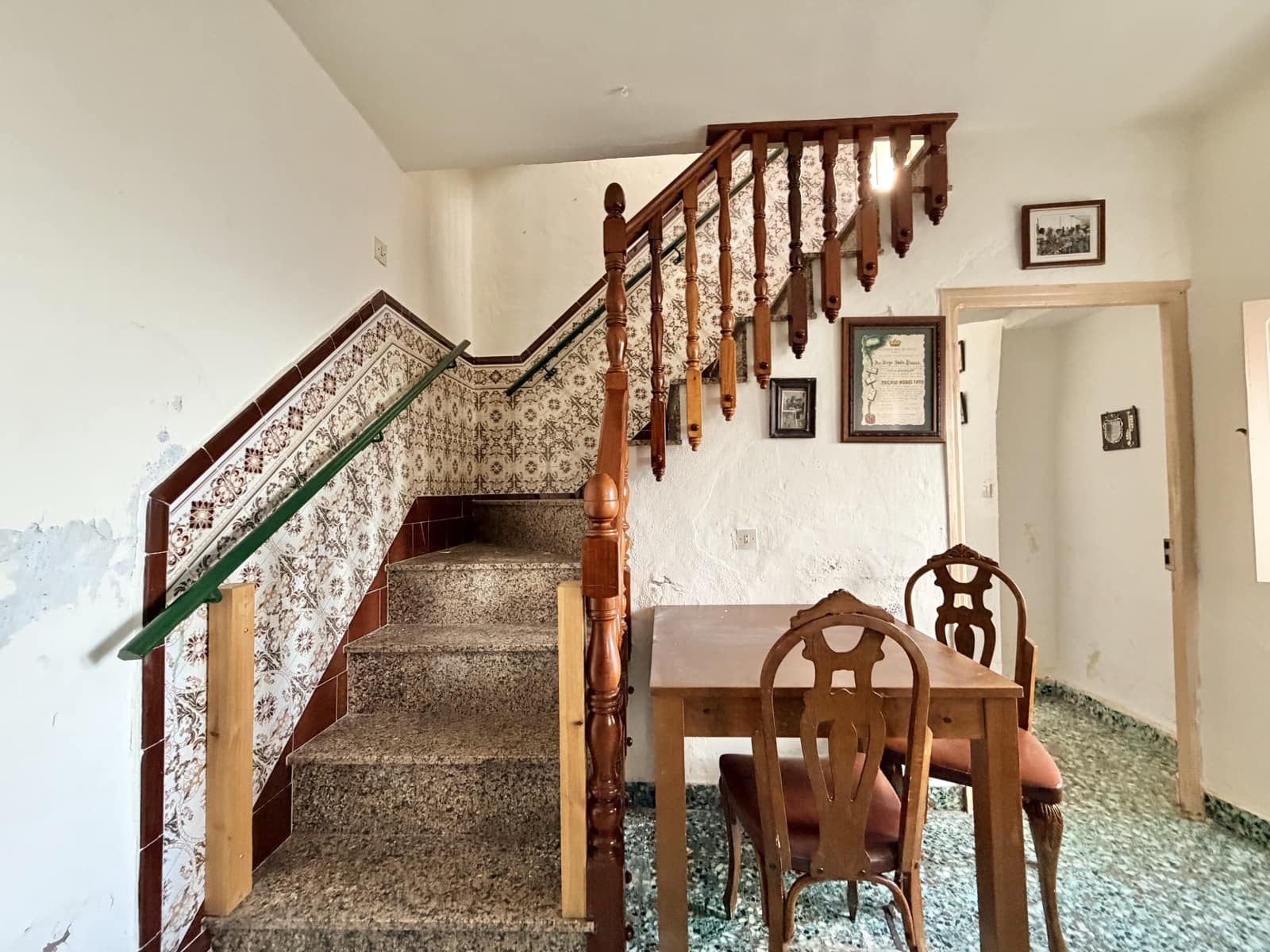 6 Zimmer Reihenhaus zu verkaufen in Casarabonela mit Garage - 160.000 € (Ref: 9620603)