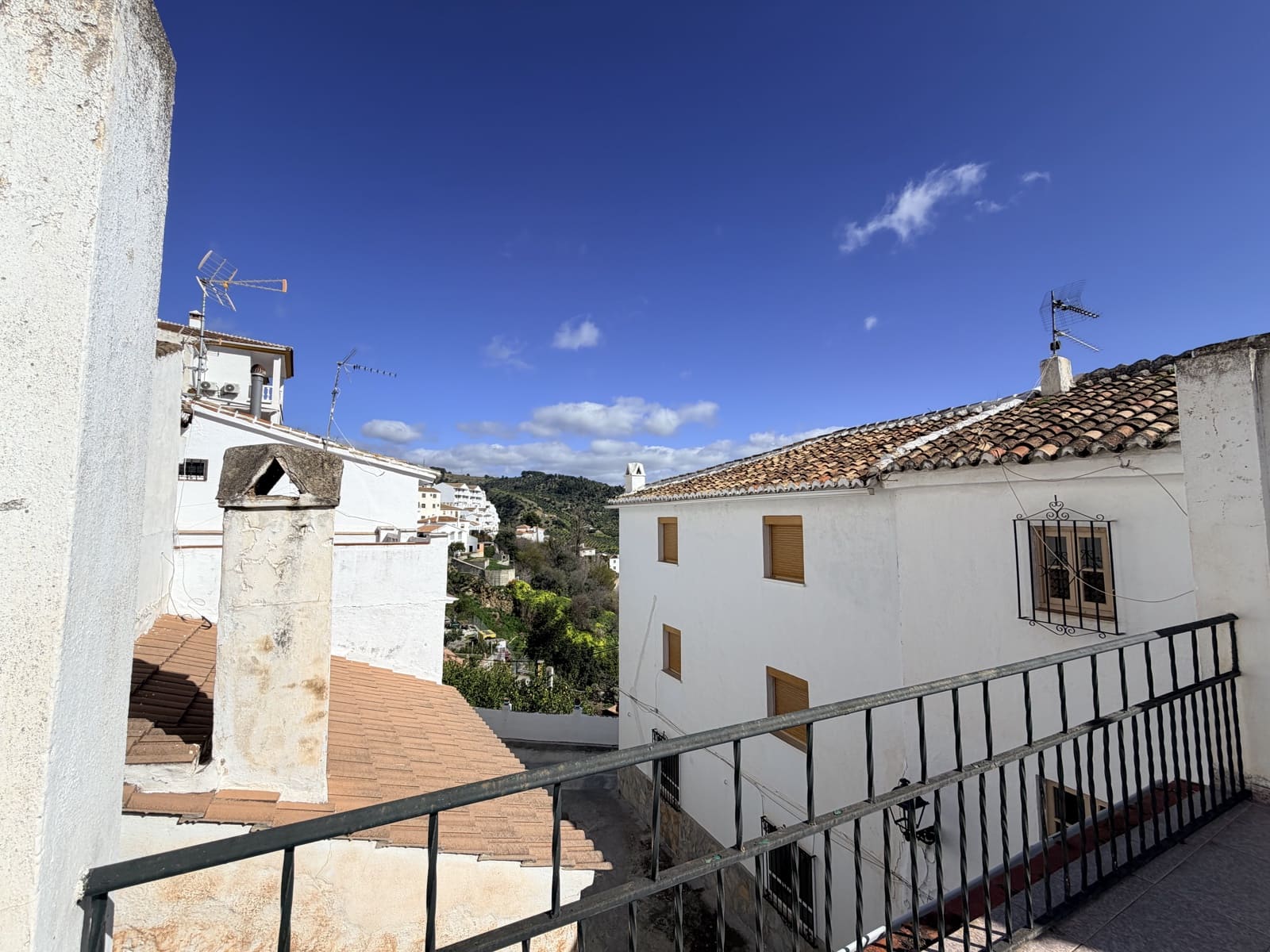 6 Zimmer Reihenhaus zu verkaufen in Casarabonela mit Garage - 160.000 € (Ref: 9620603)