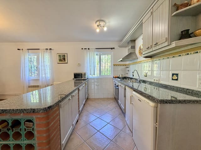 2 soverom Finca/Herregård til salgs i Casarabonela med garasje - € 349 950 (Ref: 9632766)