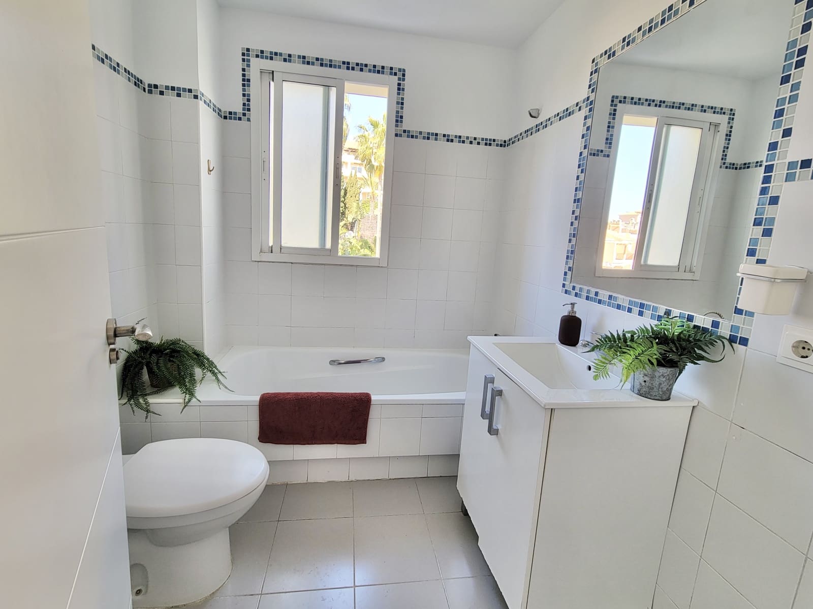 3 bedroom Apartment for sale in Mijas with pool garage - € 312,000 (Ref: 9683903)