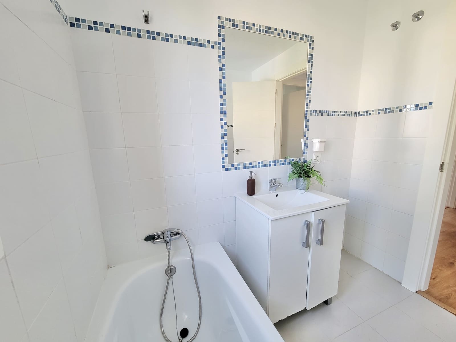 3 bedroom Apartment for sale in Mijas with pool garage - € 312,000 (Ref: 9683903)