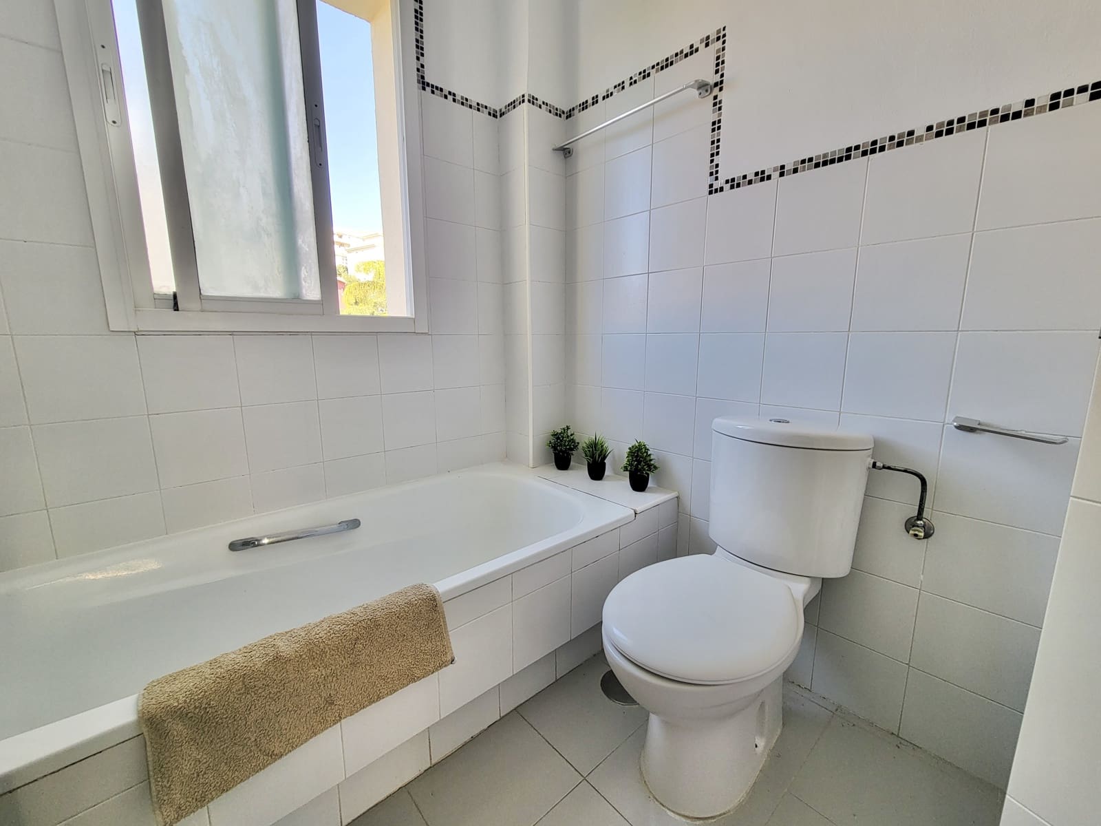 3 bedroom Apartment for sale in Mijas with pool garage - € 312,000 (Ref: 9683903)