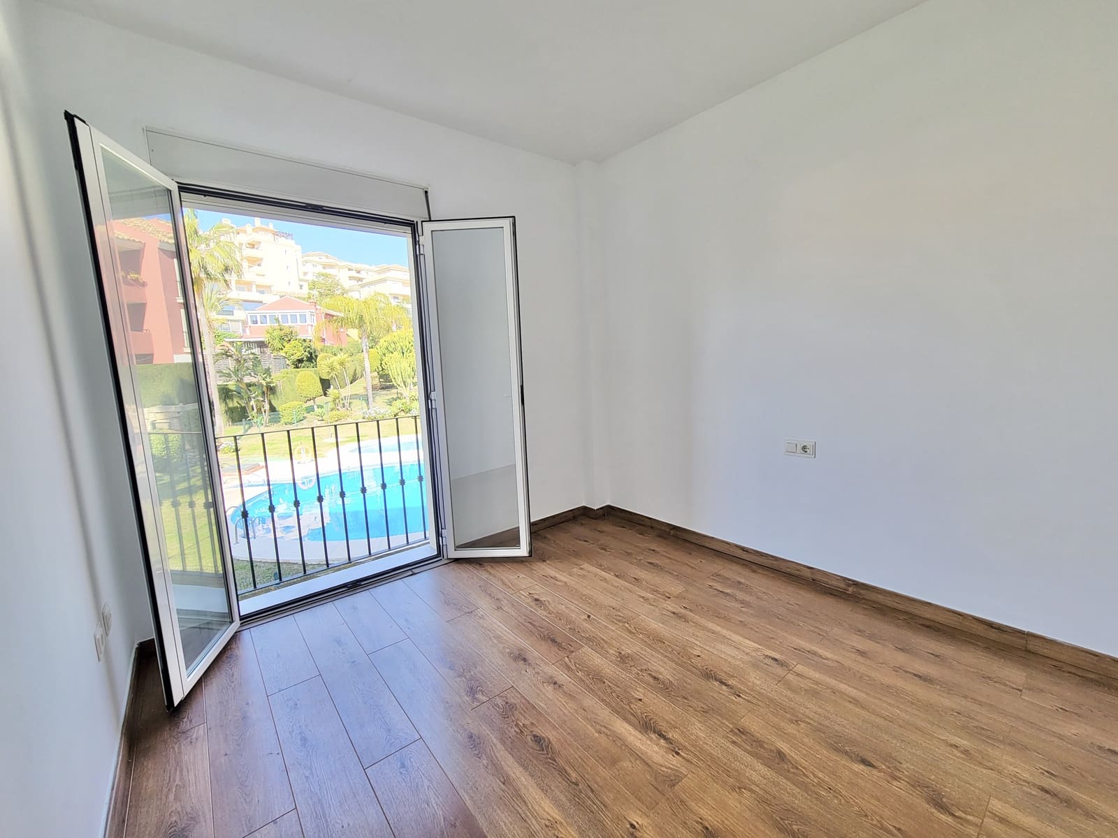 3 bedroom Apartment for sale in Mijas with pool garage - € 312,000 (Ref: 9683903)