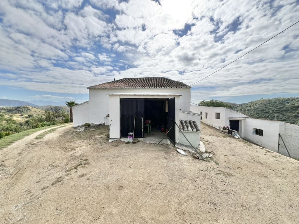 7 chambre Finca/Maison de Campagne à vendre à Casarabonela avec piscine garage - 749 000 € (Ref: 9715209)