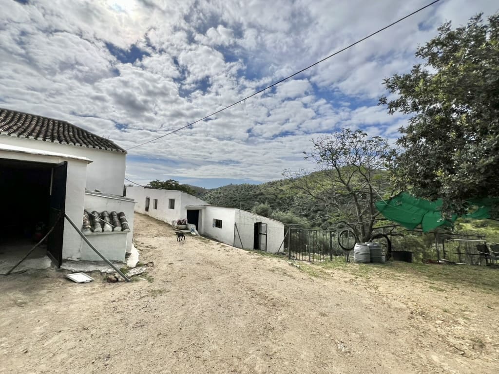 7 chambre Finca/Maison de Campagne à vendre à Casarabonela avec piscine garage - 749 000 € (Ref: 9715209)