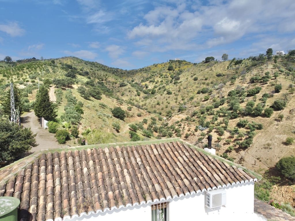 7 chambre Finca/Maison de Campagne à vendre à Casarabonela avec piscine garage - 749 000 € (Ref: 9715209)