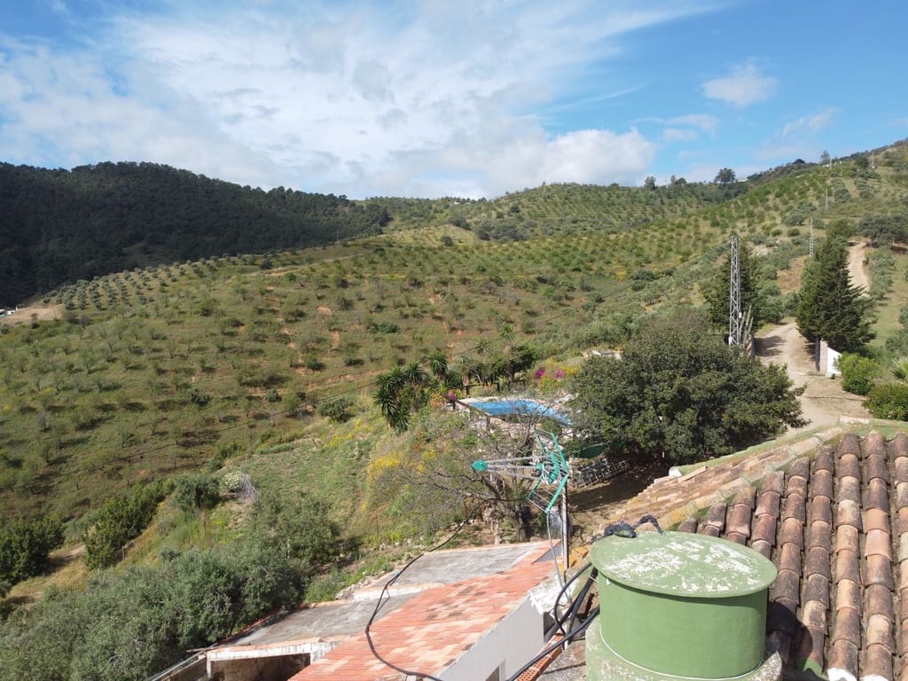 7 chambre Finca/Maison de Campagne à vendre à Casarabonela avec piscine garage - 749 000 € (Ref: 9715209)