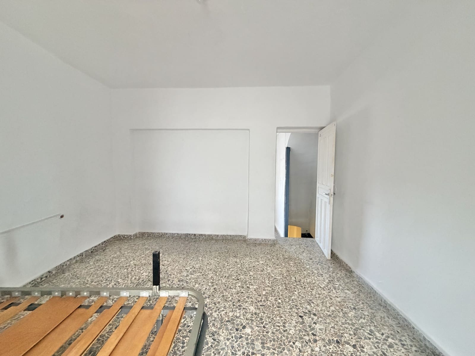 2 bedroom Townhouse for sale in Casarabonela - € 89,950 (Ref: 9852279)