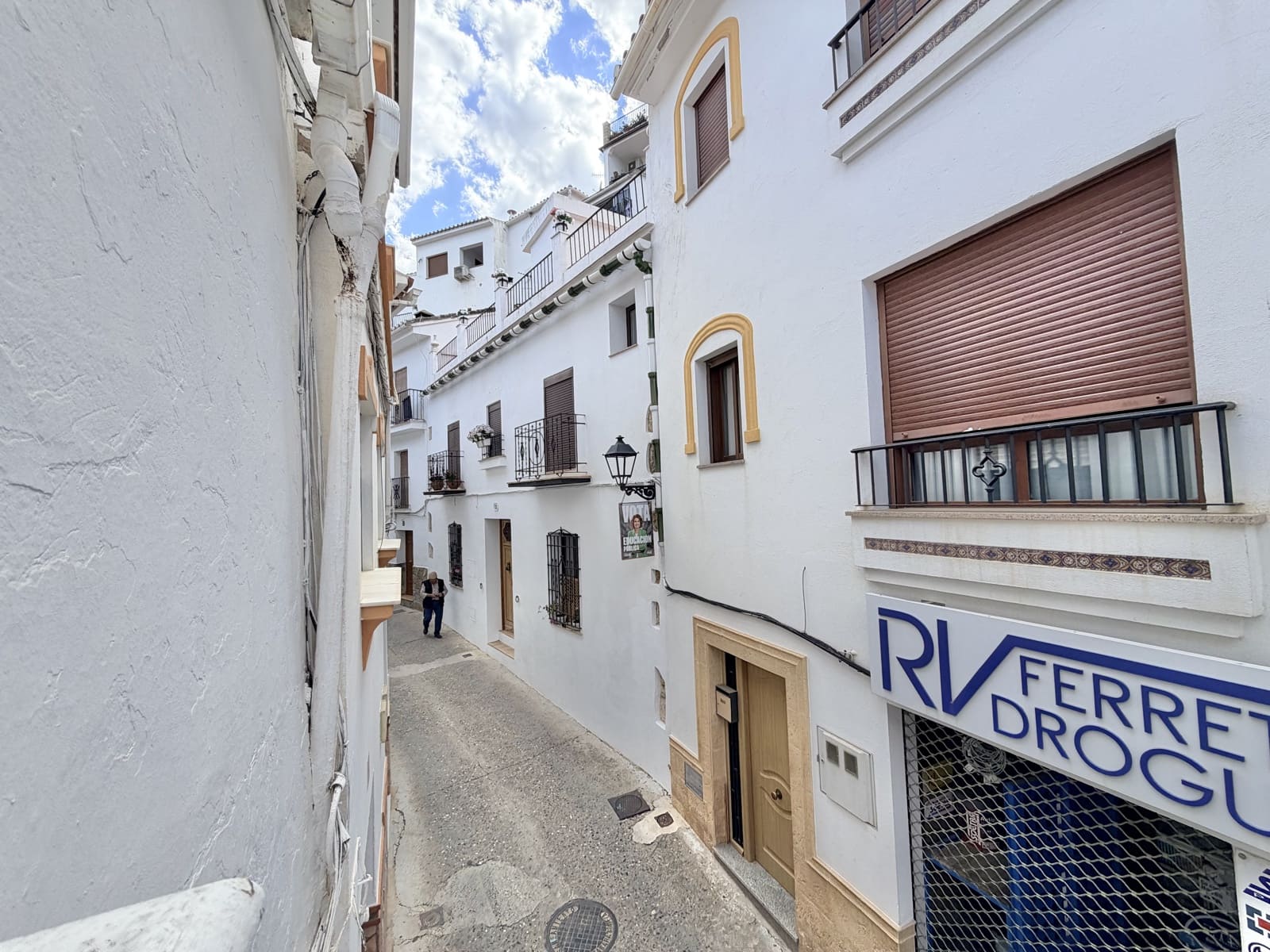 2 bedroom Townhouse for sale in Casarabonela - € 89,950 (Ref: 9852279)