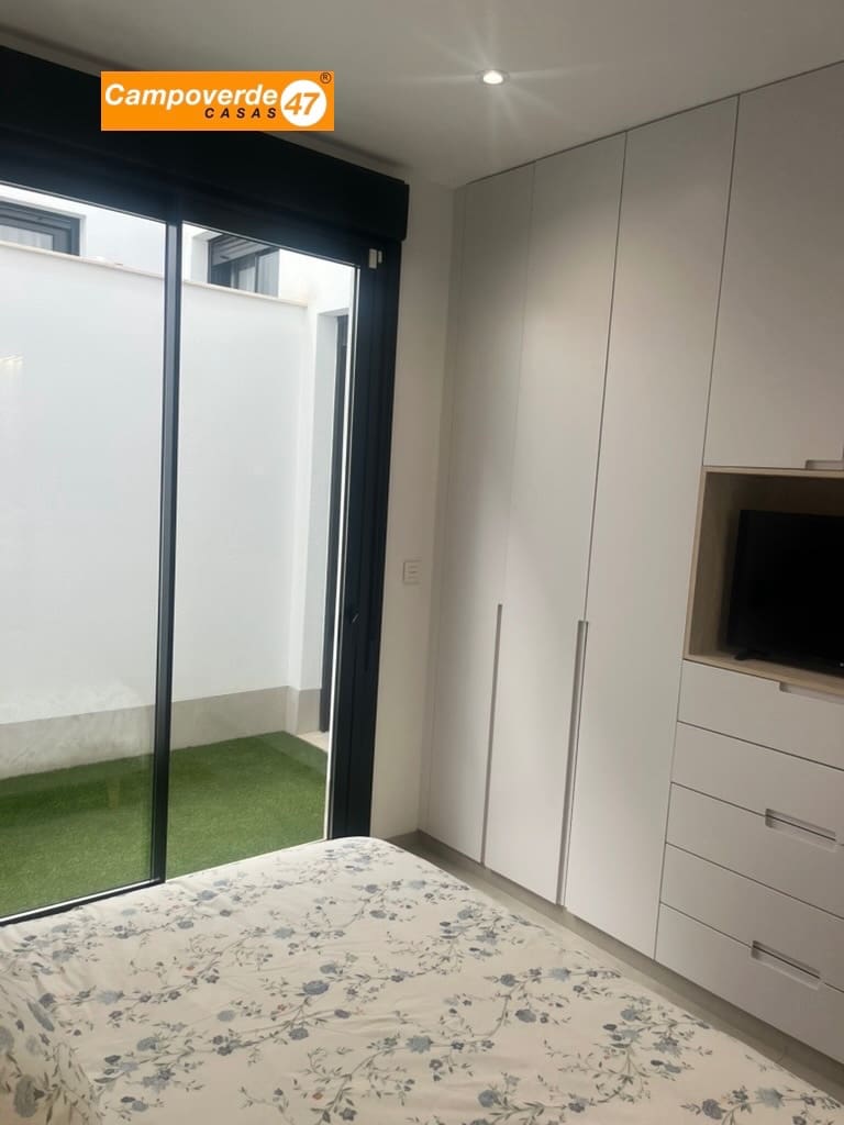 3 makuuhuone Bungalow myytävänä paikassa San Pedro del Pinatar mukana uima-altaan - 329 000 € (Ref: 10065381)
