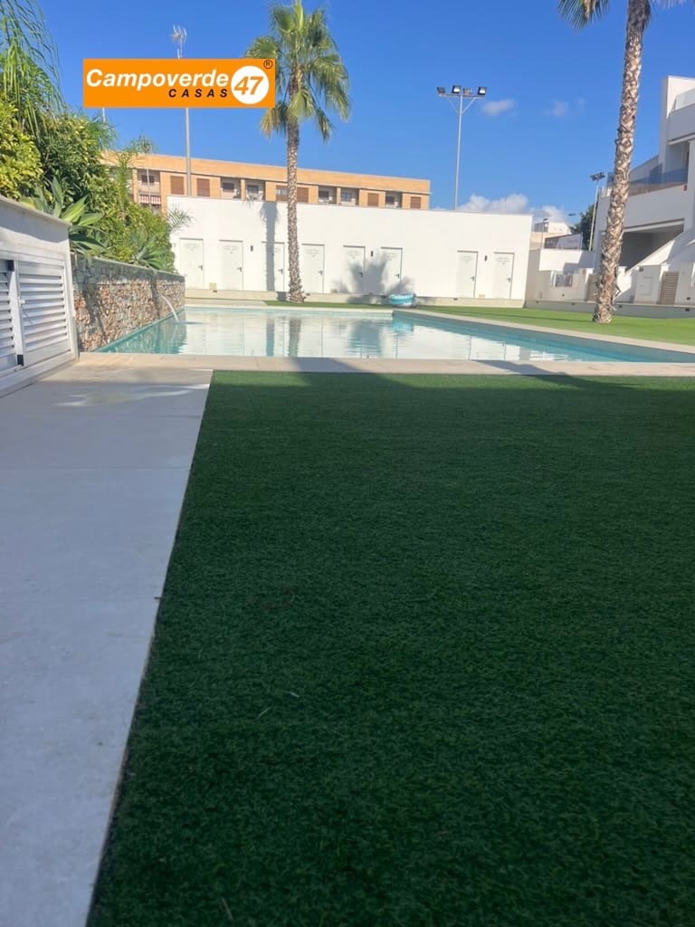 3 makuuhuone Bungalow myytävänä paikassa San Pedro del Pinatar mukana uima-altaan - 329 000 € (Ref: 10065381)
