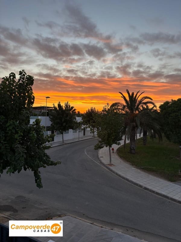 3 bedroom Villa for sale in Pilar de la Horadada with pool - € 385,000 (Ref: 9447122)