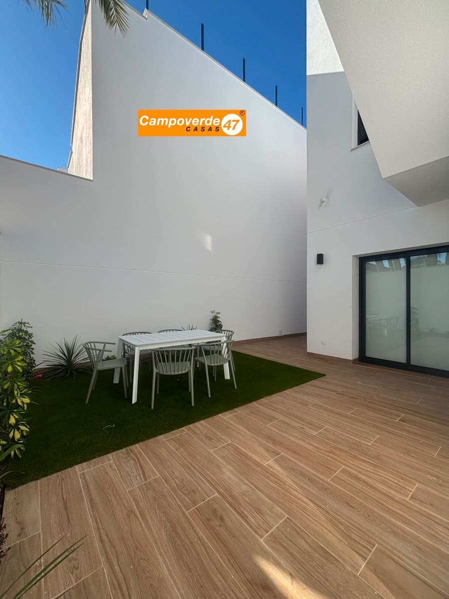 3 slaapkamer Villa te koop in San Pedro del Pinatar met zwembad garage - € 479.900 (Ref: 9447124)