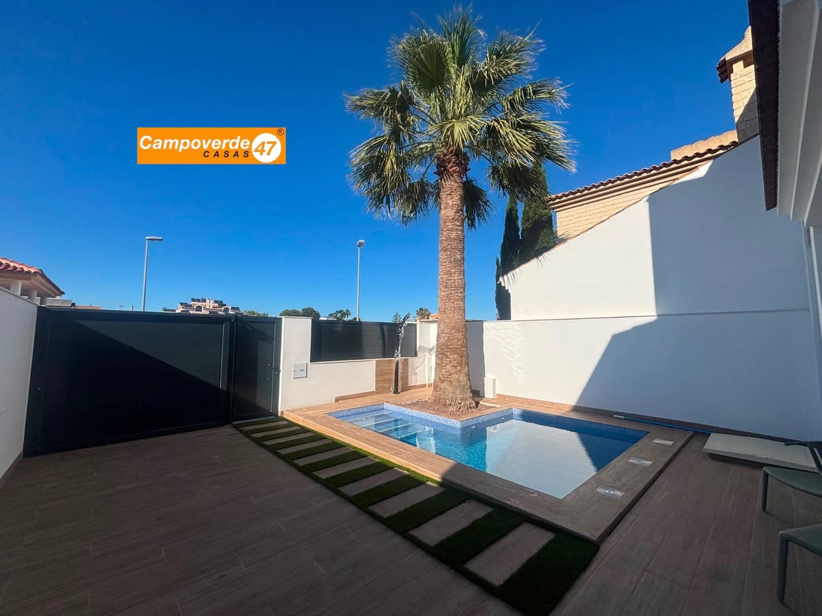 3 slaapkamer Villa te koop in San Pedro del Pinatar met zwembad garage - € 479.900 (Ref: 9447124)
