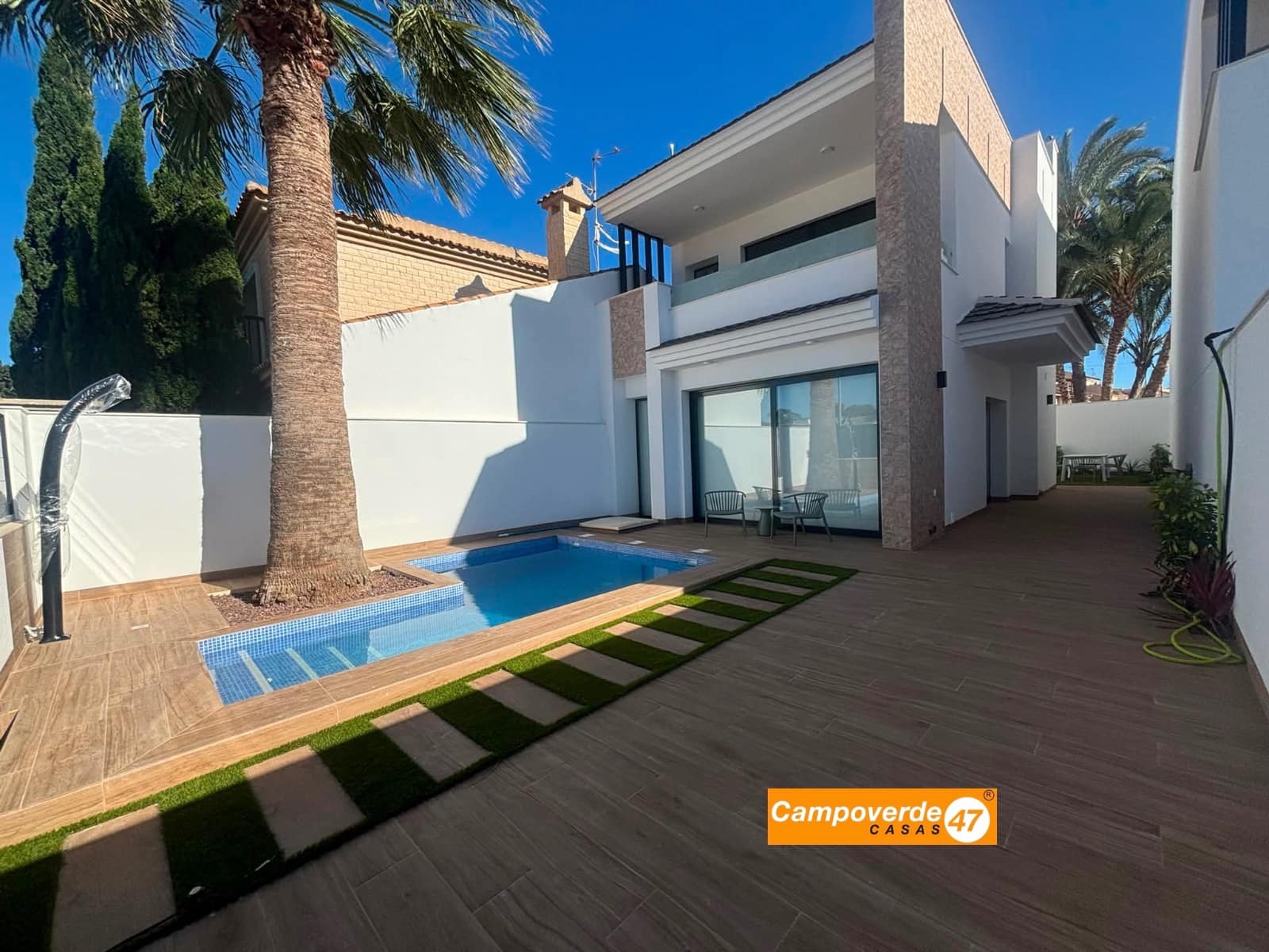 3 slaapkamer Villa te koop in San Pedro del Pinatar met zwembad garage - € 479.900 (Ref: 9447124)