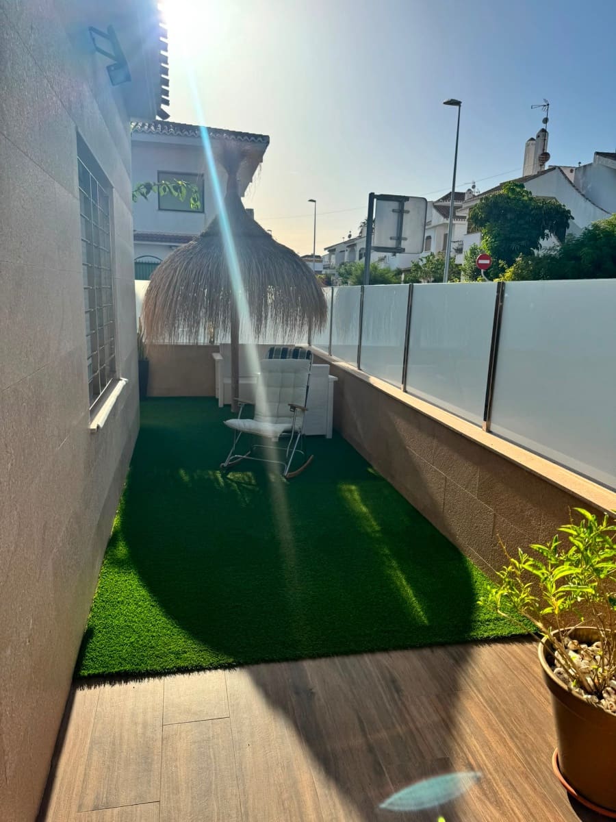 5 slaapkamer Villa te koop in Torre de la Horadada - € 589.900 (Ref: 9971493)