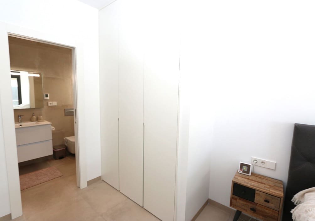 3 bedroom Villa for sale in Pilar de la Horadada with pool - € 445,000 (Ref: 9976149)