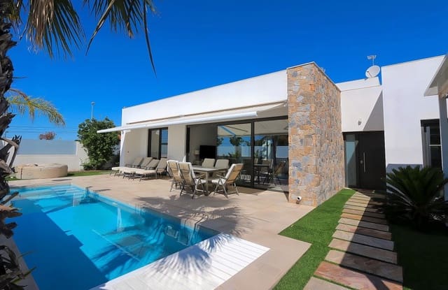 3 bedroom Villa for sale in Pilar de la Horadada with pool - € 445,000 (Ref: 9976149)