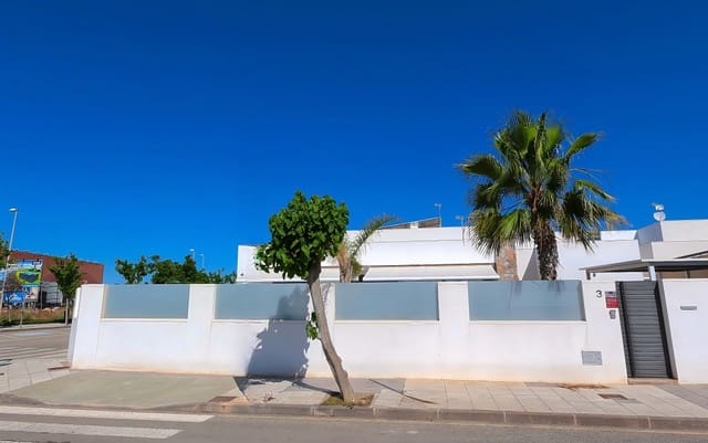 3 bedroom Villa for sale in Pilar de la Horadada with pool - € 445,000 (Ref: 9976149)