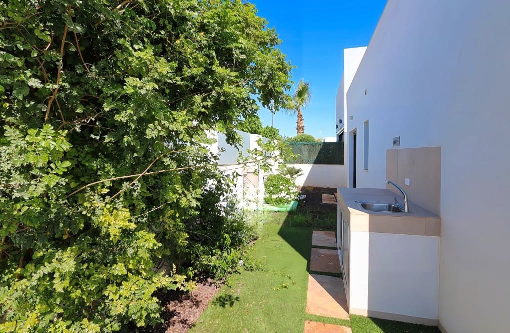 3 bedroom Villa for sale in Pilar de la Horadada with pool - € 445,000 (Ref: 9976149)
