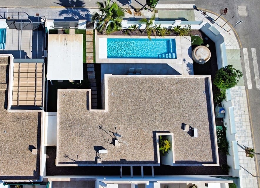 3 bedroom Villa for sale in Pilar de la Horadada with pool - € 445,000 (Ref: 9976149)