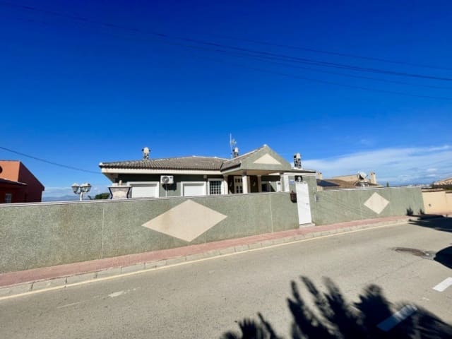 4 Zimmer Villa zu verkaufen in Ciudad Quesada, Rojales mit Garage - 735.000 € (Ref: 9403766)