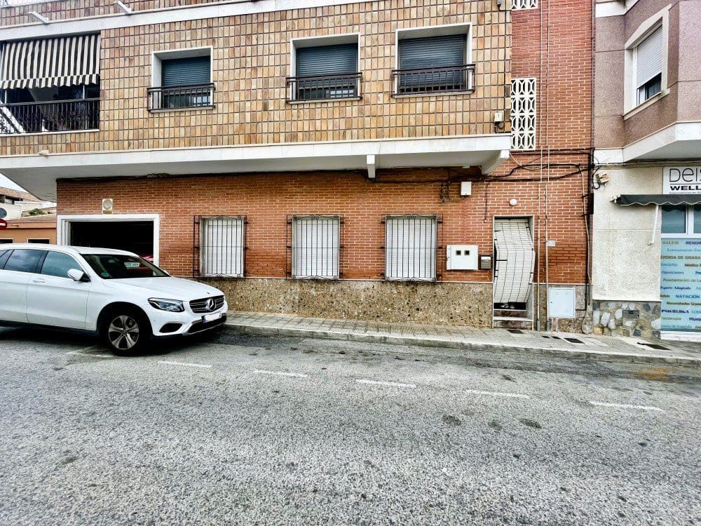 4 slaapkamer Appartement te koop in Los Montesinos met garage - € 129.500 (Ref: 9403771)