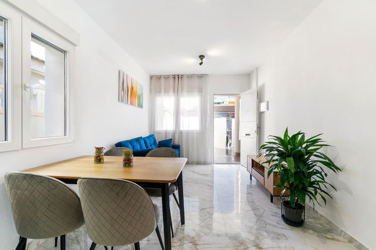 3 sypialnia Dom blizniak na sprzedaż w Torrevieja z garażem - 230 000 € (Ref: 9403777)